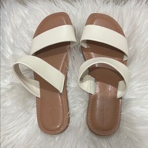 Universal thread size 8 1/2 sandals
